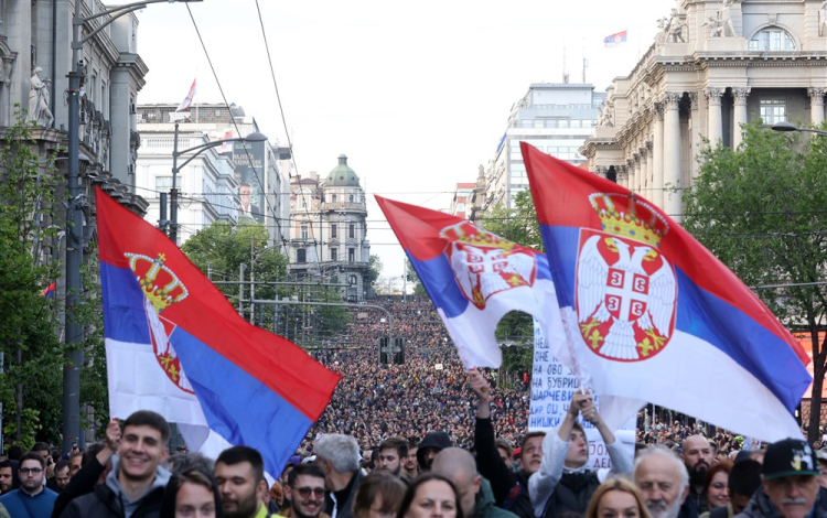 Újvidéki tragédia - Előrehozott választások kiírását követelik a tiltakozó egyetemisták
